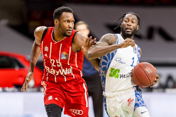 与球队在公 与球队在公