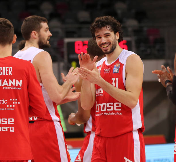 持并发展其 持并发展其