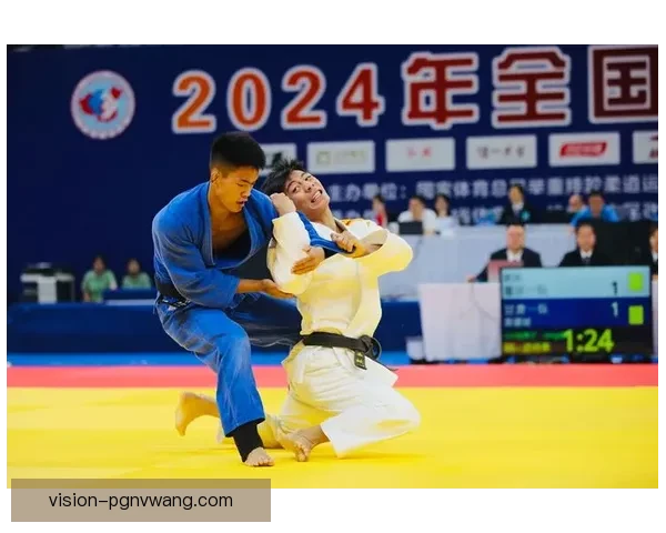 柔道邀请赛：技艺对决，擂台较量