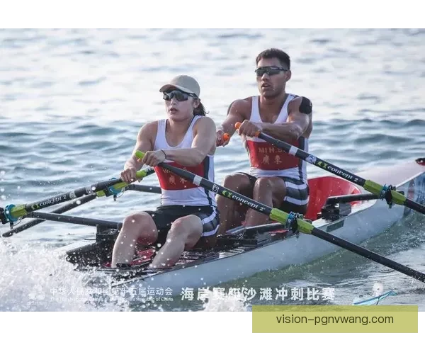 激情掀起的赛艇盛宴：千帆竞速 激流勇进