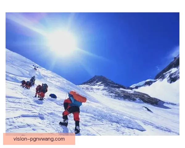 穿越险峰：征服登山极限的挑战