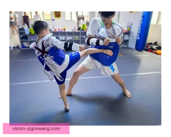 跆拳道联赛：搏击热血擂台，无畏争霸豪情